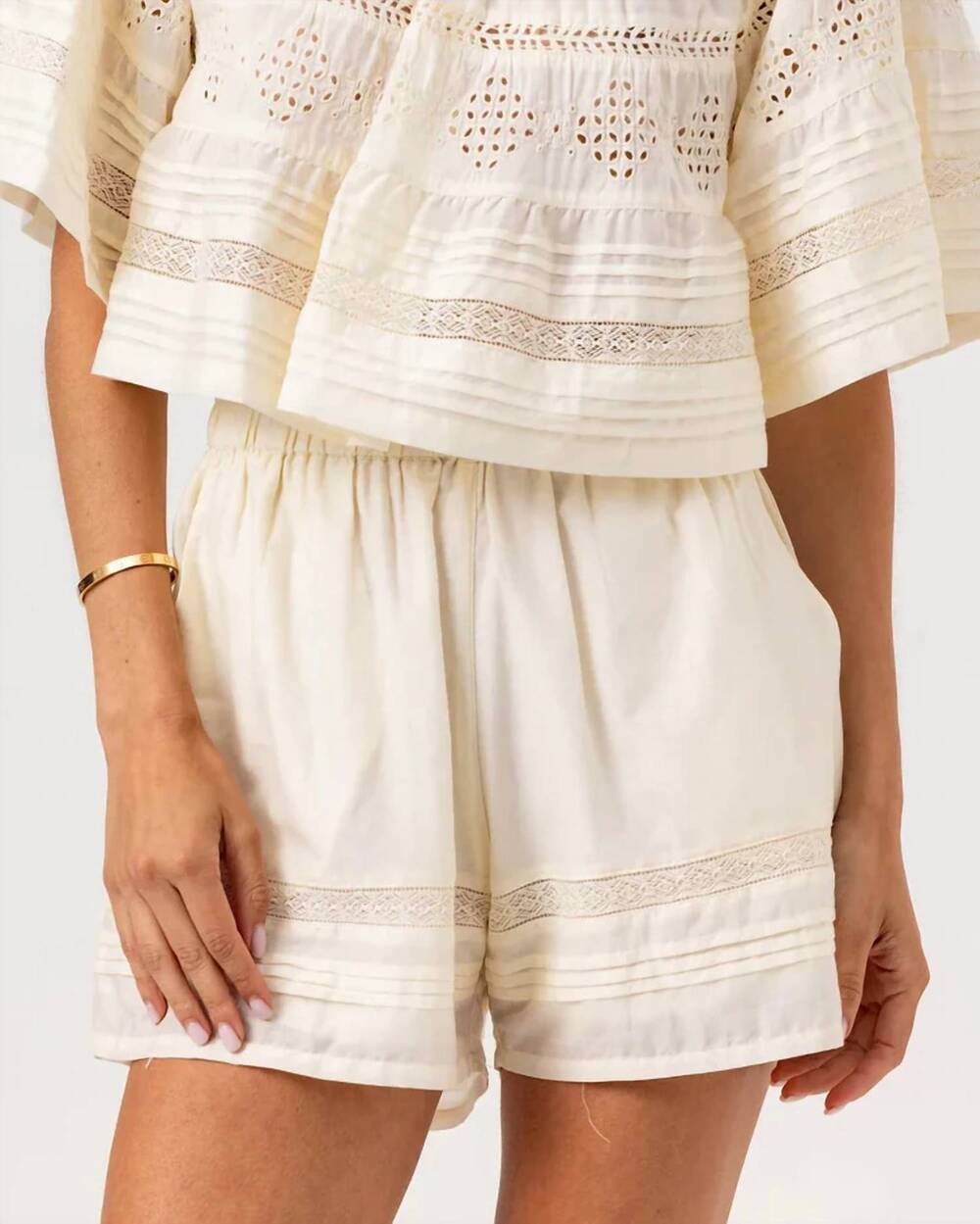 NEW SUNDAYS cotton silk fuller short in whisper white